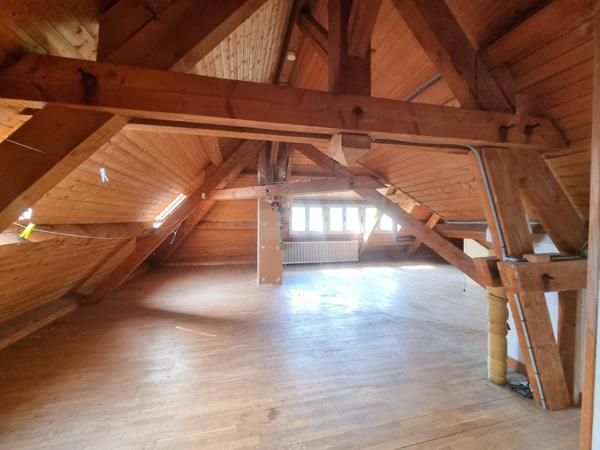 Charmante maison dans secteur résidentiel