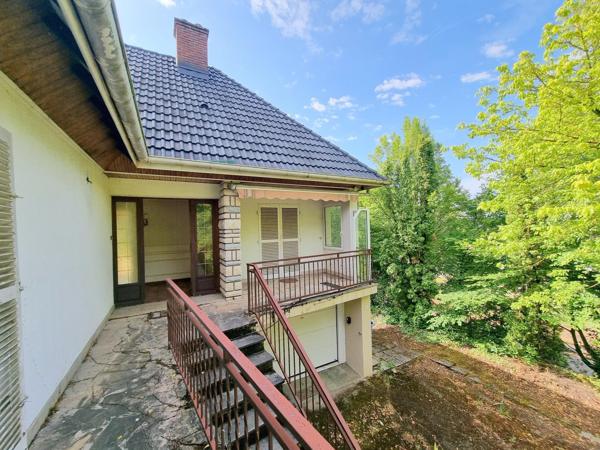 Charmante maison dans secteur résidentiel