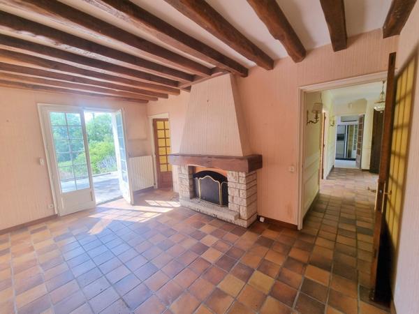 Charmante maison dans secteur résidentiel