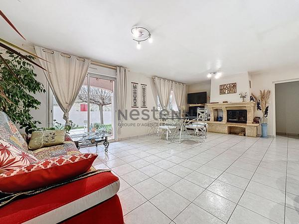 Maison Orange d'environ 116 m²