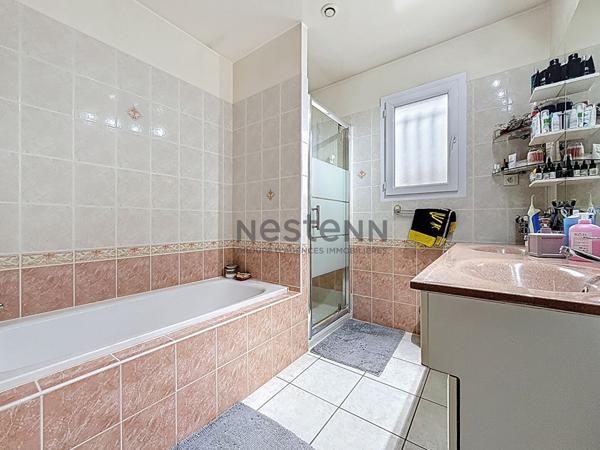 Maison Orange d'environ 116 m²