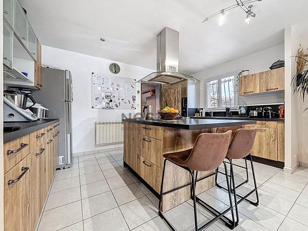 Maison Orange d'environ 116 m²