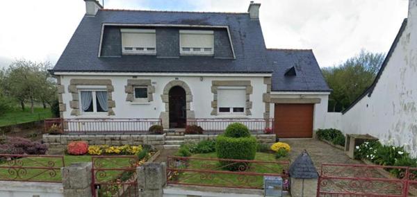 MAISON 4 CHAMBRES + HANGAR