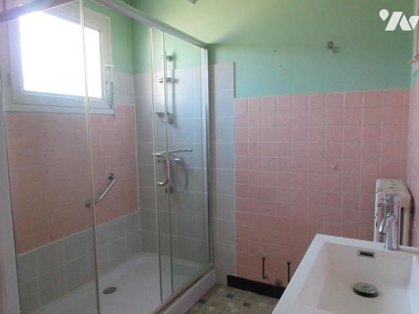 MAISON 4 CHAMBRES + HANGAR