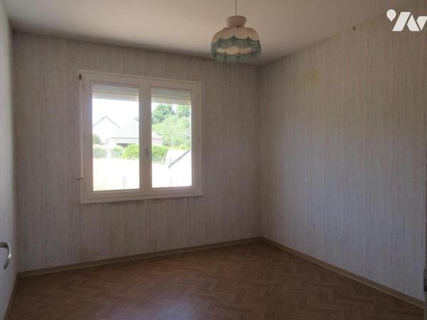 MAISON 4 CHAMBRES + HANGAR