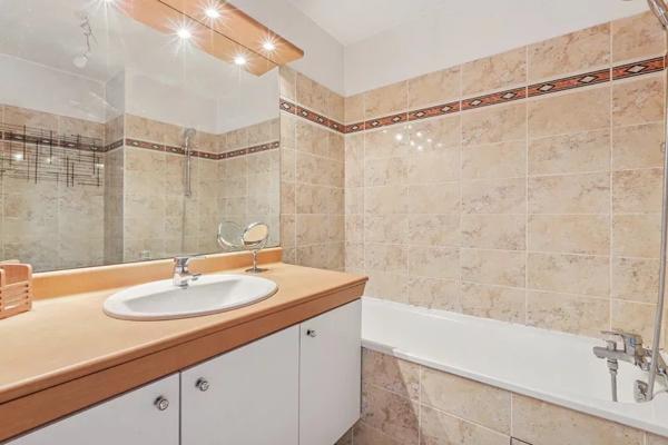 Appartement Paris 18e - VILLAGE RAMEY