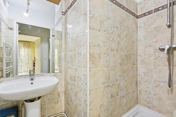 Appartement Paris 18e - VILLAGE RAMEY