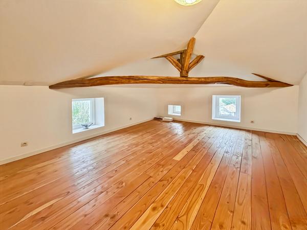 À vendre - Maison familiale en pierre à la campagne