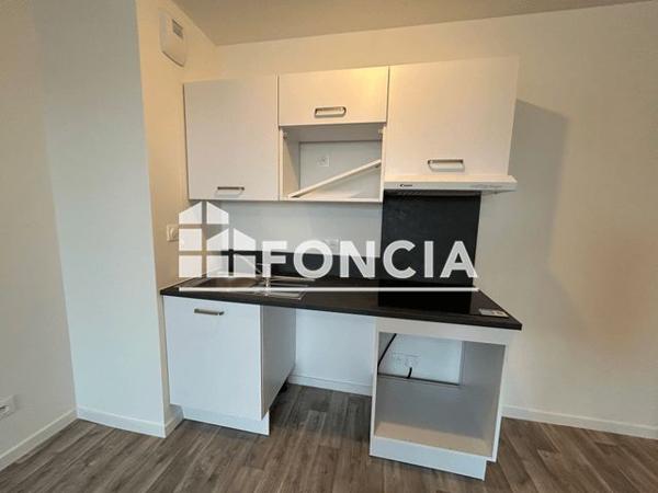 Location Appartement 3 pièces 59.95 m² - 4 RUE JEAN JAURES Colombelles 14460
