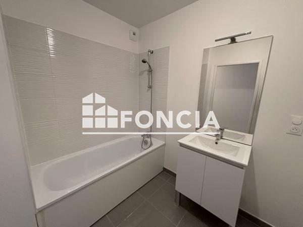 Location Appartement 3 pièces 59.95 m² - 4 RUE JEAN JAURES Colombelles 14460