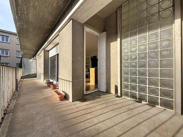 SOUS COMPROMIS Centre ville T3 de 69 m² - ensoleillé avec terrasse et cave