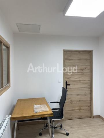 BUREAUX MODERNES ET RÉNOVÉS À METEREN - VISIBILITÉ OPTIMALE