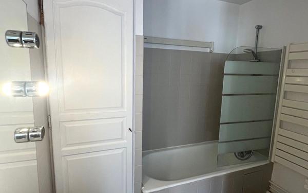 Appartement à vendre    1 pièce • 27,50 m2 Vincennes