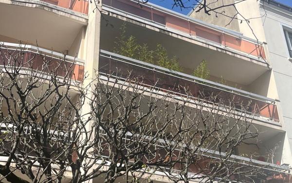 Appartement à vendre    1 pièce • 27,50 m2 Vincennes