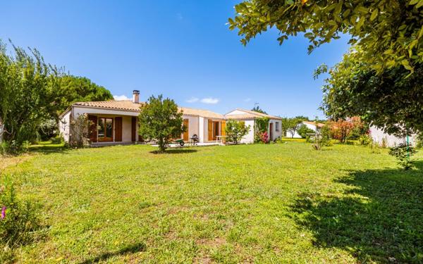 Maison à vendre    4 pièces •  Saint-Just-Luzac