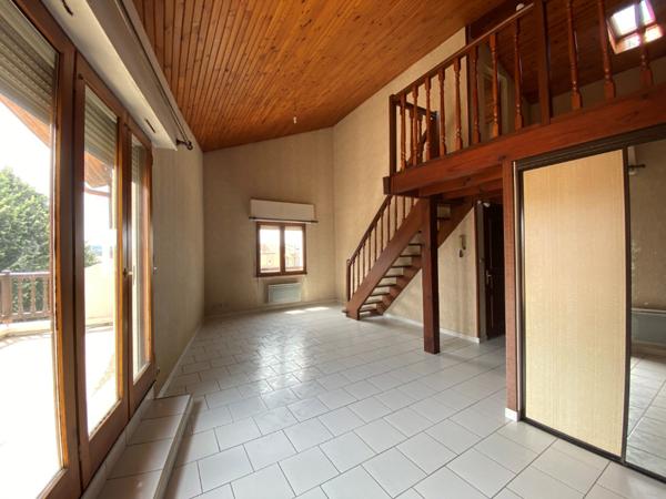 A VENDRE Appartement T1 Bis en duplex centre ville Mont De Marsan grande terrasse