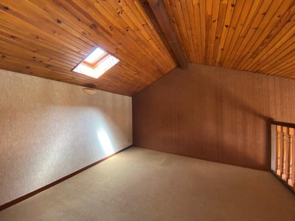 A VENDRE Appartement T1 Bis en duplex centre ville Mont De Marsan grande terrasse