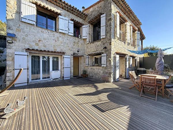 En Exclusivité- Rez-de-villa Magagnosc 4 pièce(s) 119 m2, 2 chambres + possible d'en faire une troisième, 580 m2 de jardin privatif, calme absolu, proche des commodités