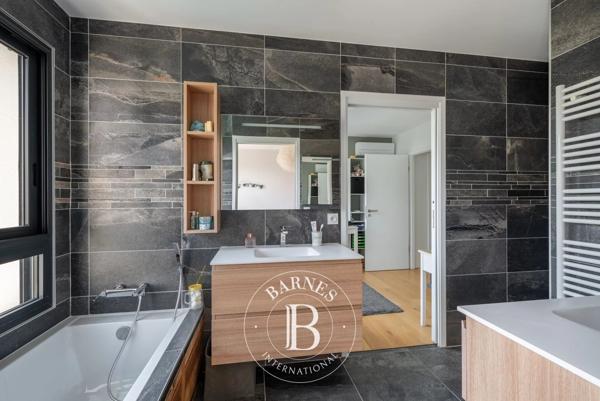 Coublevie, Maison 5 Chambres -  209 m² à vendre