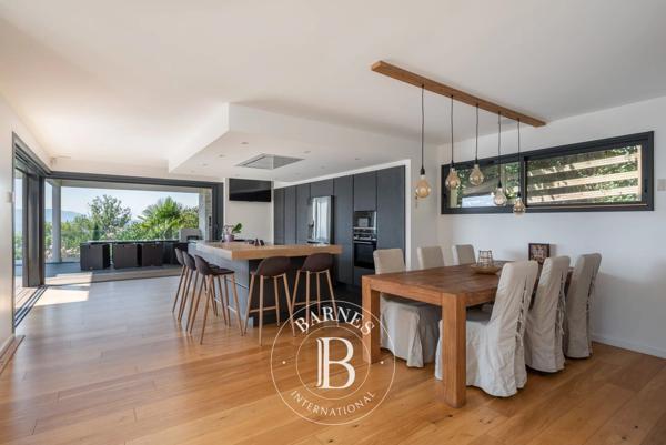 Coublevie, Maison 5 Chambres -  209 m² à vendre