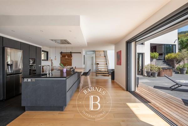 Coublevie, Maison 5 Chambres -  209 m² à vendre