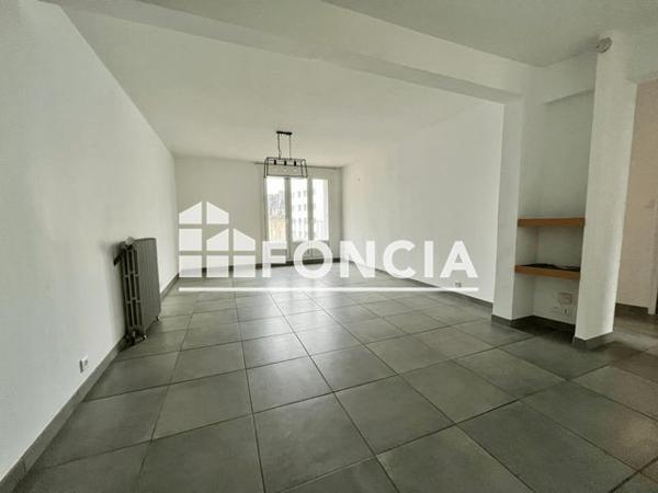 Location Appartement 3 pièces 80.38 m² - 17 RUE GUILBAUD Brest 29200