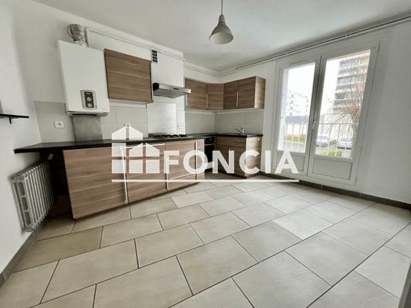 Location Appartement 3 pièces 80.38 m² - 17 RUE GUILBAUD Brest 29200