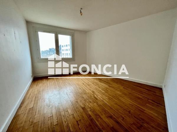 Location Appartement 3 pièces 80.38 m² - 17 RUE GUILBAUD Brest 29200