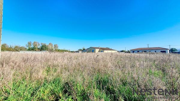 A Vendre Terrain Plat de 4400 m² vue imprenable sur les Pyrénées Environnement Campagne Secteur Cazeres