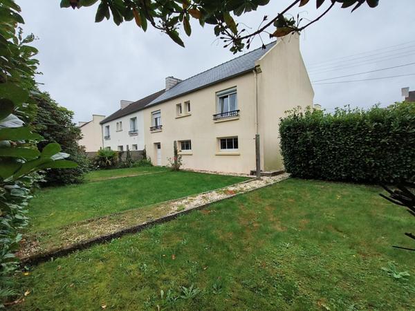 Maison proche des commerces, écoles dans une rue calme