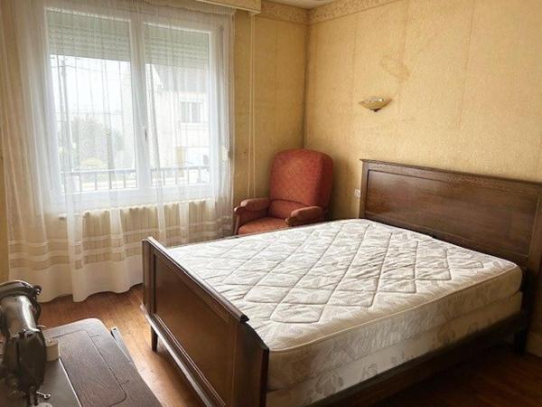 Maison proche des commerces, écoles dans une rue calme