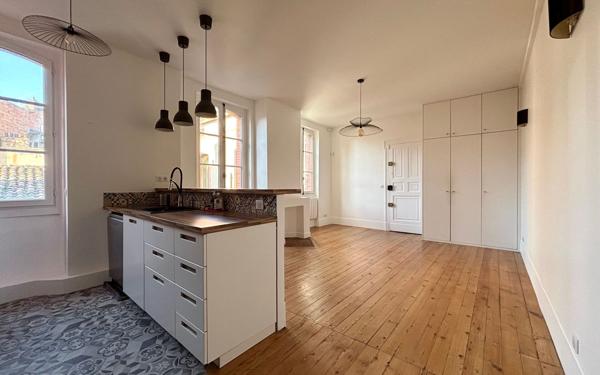 Appartement à louer    3 pièces • 77,15 m2 Toulouse