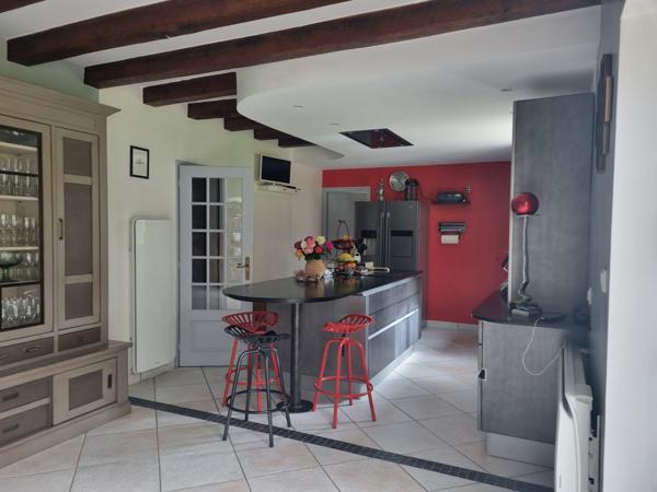 À vendre - Maison bourgeoise, 7 pièces située à Savonnières (37510)