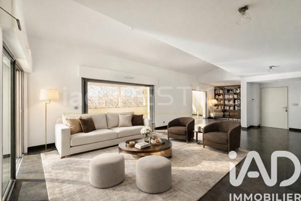 Appartement à vendre 6 pièces 215 m² Nîmes