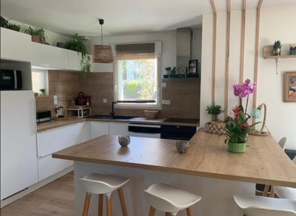 Située à 8 mn de ST QUAY et de PLOUHA et à 2 mn des plages