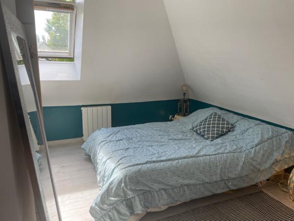 Située à 8 mn de ST QUAY et de PLOUHA et à 2 mn des plages