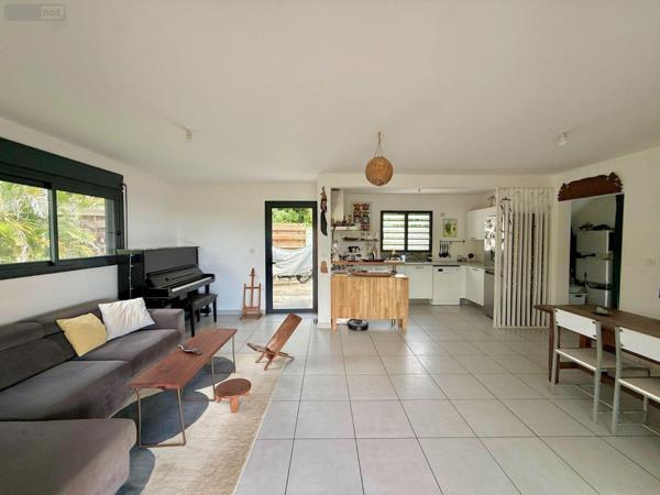 Maison à vendre à Saint-Paul à la Réunion (97460), ref : 97424/233   
BERNICA