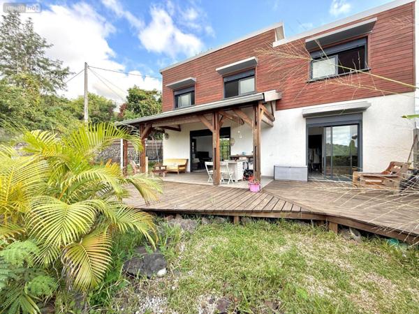 Maison à vendre à Saint-Paul à la Réunion (97460), ref : 97424/233   
BERNICA
