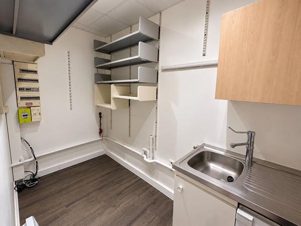 Local commercial CHILLY-MAZARIN 3 pièces 52.07 m²