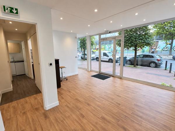 Local commercial CHILLY-MAZARIN 3 pièces 52.07 m²