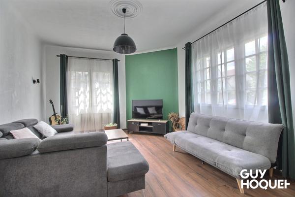 Jolie maison avec cour intérieure et garage . Proche gare de Juvisy