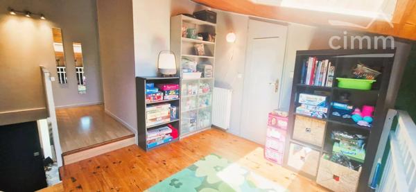 Vous recherchez une maison spacieuse, lumineuse, parfaitement entretenue et idéalement située ? Ne cherchez plus !