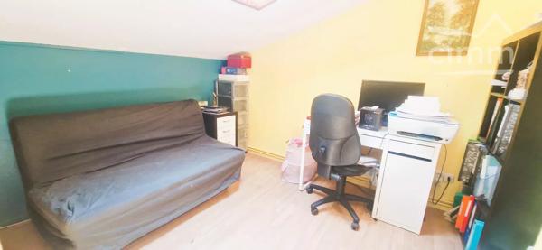 Vous recherchez une maison spacieuse, lumineuse, parfaitement entretenue et idéalement située ? Ne cherchez plus !