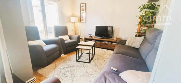 Vous recherchez une maison spacieuse, lumineuse, parfaitement entretenue et idéalement située ? Ne cherchez plus !