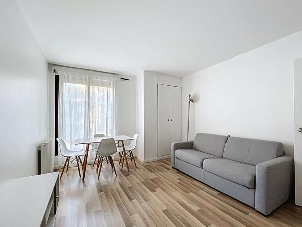 Appartement Suresnes 1 pièce(s) 25 m2