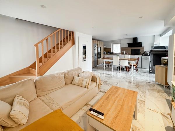 MAISON PIERRE - RENOVEE - PETIT EXTERIEUR - VERTAIZON