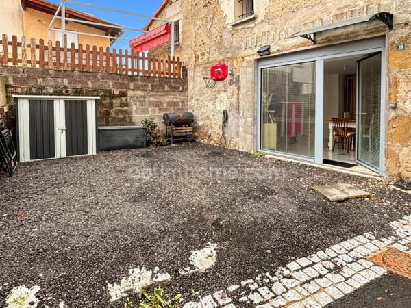 MAISON PIERRE - RENOVEE - PETIT EXTERIEUR - VERTAIZON