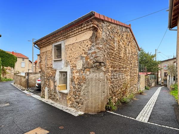 MAISON PIERRE - RENOVEE - PETIT EXTERIEUR - VERTAIZON