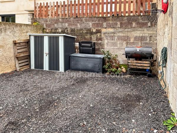 MAISON PIERRE - RENOVEE - PETIT EXTERIEUR - VERTAIZON