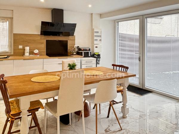 MAISON PIERRE - RENOVEE - PETIT EXTERIEUR - VERTAIZON